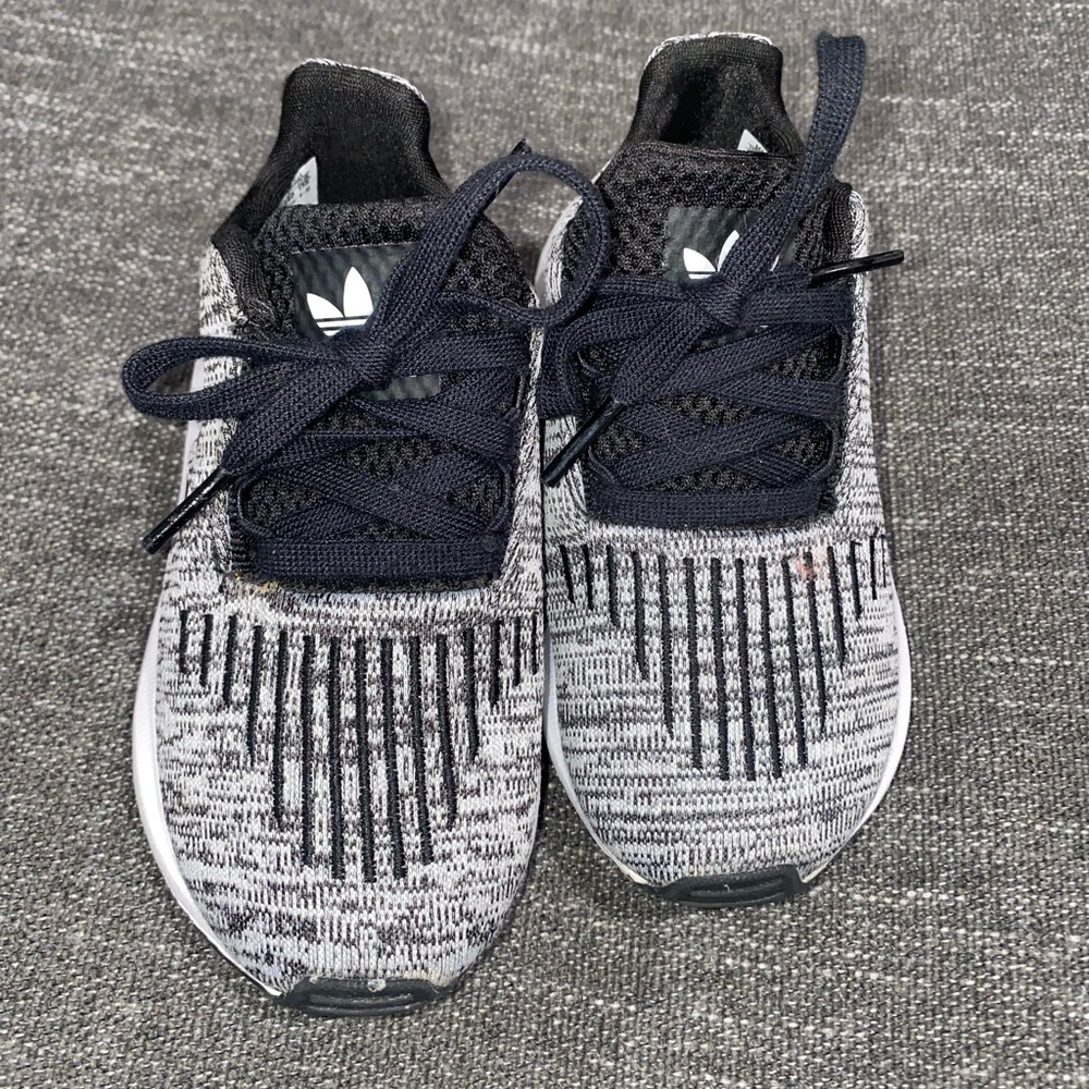 ADIDAS// BABY SHOES // 7k